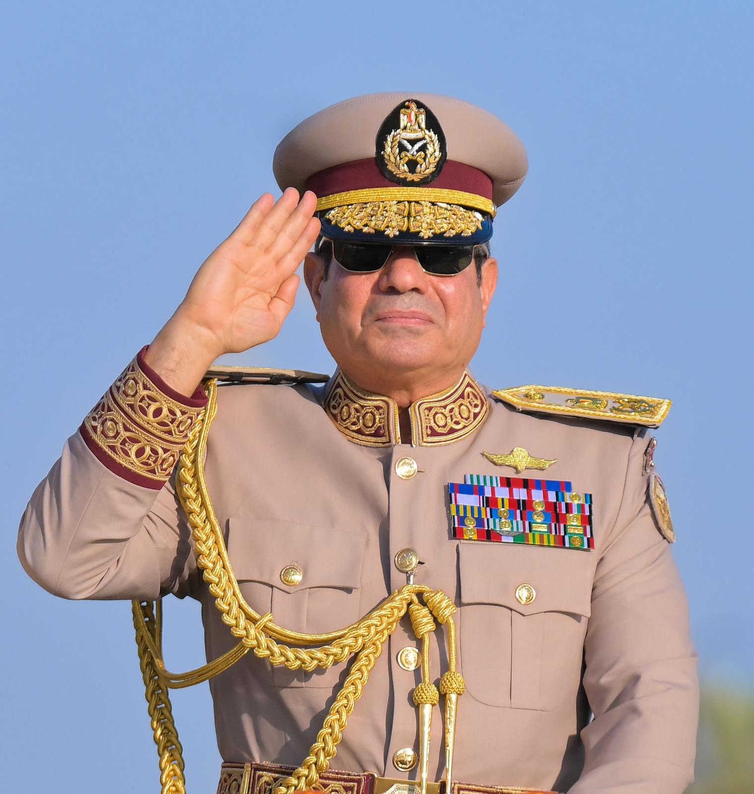 الرئيس السيسي يفتتح القيادة الاستراتيجية للدولة بالعاصمة الإدارية الجديدة بمراسم عسكرية مهيبة