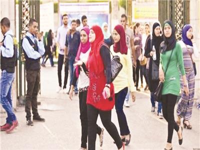 بعد توجيهات الرئيس السيسي| خبراء يؤكدون: إلغاء بعض التخصصات الجامعية يخدم سوق العمل
