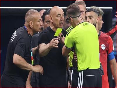 الجارديان البريطانية: القرارات التحكيمية حرمت مصر من إنجاز تاريخي أمام الأرجنتين| فيديو