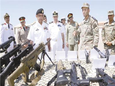 الفريق محمود عادل يلتقى رئيس هيئة الأركان البحرية الباكستانية