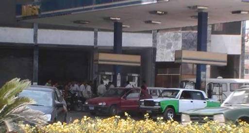 استمرار أزمة نقص السولار وبنزين" 80" بالبحيرة 