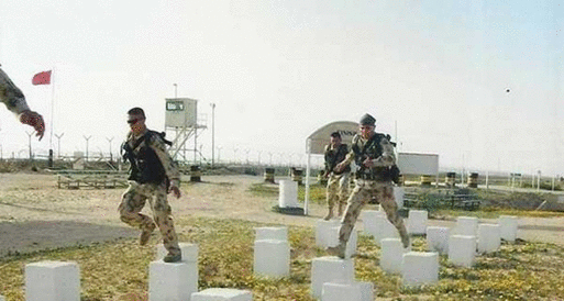 وزير الدفاع البلجيكي يتفقد قوات بلاده بلبنان