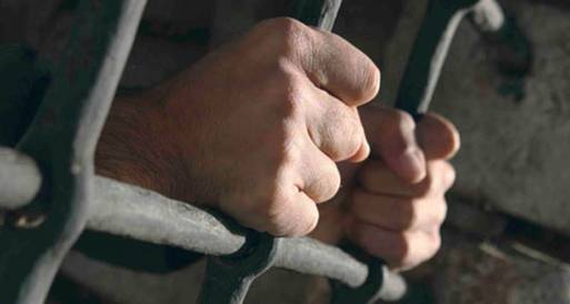 إصابة لص خطف سلسلة ذهبية من سيدة في طهطا 