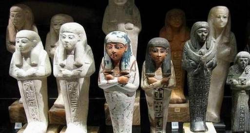 ضبط مقاول بحوزته 417 تمثال أثرى بطريق الاتوستراد