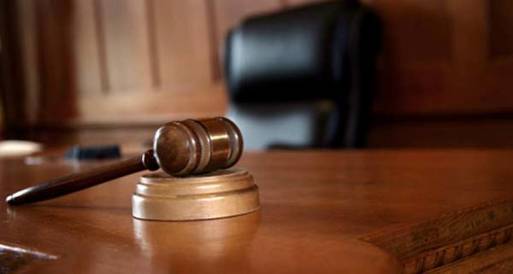 الخبراء يؤدون اليمين القانونية في قضية إهانة الدستورية