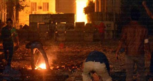 الداخلية:أطلقنا قنابل الغاز بعد سقوط المولوتوف على سور مجلس الشورى