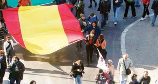 آلاف الأسبان يشاركون في مسيرات احتجاجا على إجراءات التقشف