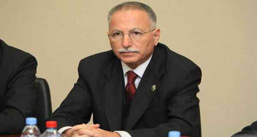 إحسان أوغلو يبحث مع كيري هاتفيا الأوضاع في المنطقة