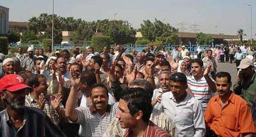 محتجون يغلقون أبواب شركة النصر للملاحات بالعريش
