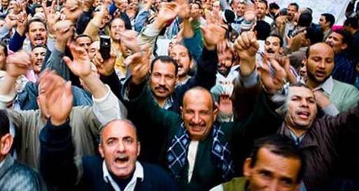 عمال مصنع للأدوات الصحية يحررون محضر ضد إضراب زملائهم