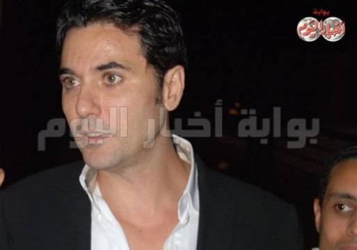 الفنان أحمد عز