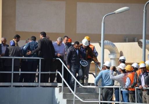 وزير الإسكان يفتتح محطة لتنقية مياه الشرب بالإسكندرية