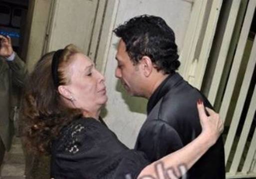 محمد عبد الحافظ ينعي الفنانة "زيزي البدراوي"