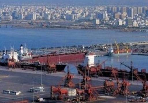 موانئ البحر الأحمر تدفع بقاطراتها بورتوفيق والأدبية تحسبا للمنخفض الجوى 