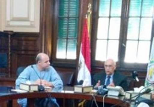 نقيب الفلاحين يطالب الزراعة بتوزيع منحة الماشية بدلاً من "التضامن"