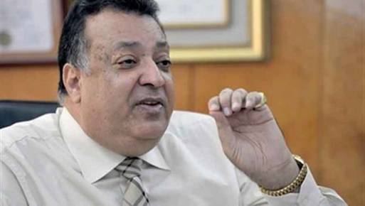 الدكتور محمد سعد الدين رئيس اللجنة