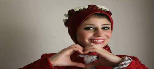 خبيرة الاتيكيت مي خطاب