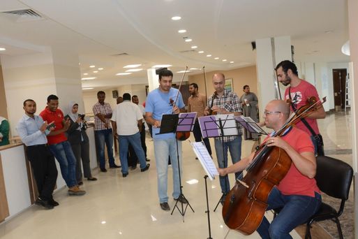 جانب من الاحتفال مع المرضى
