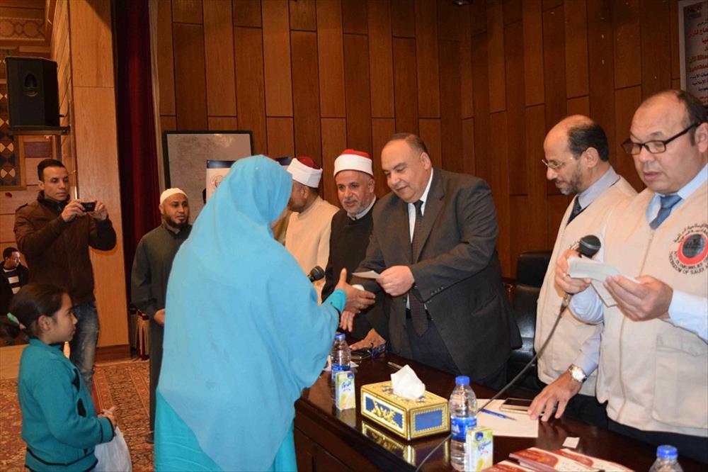 «هيئة الإغاثة الإسلامية» تقدم مساعدات مالية لأيتام المنيا 