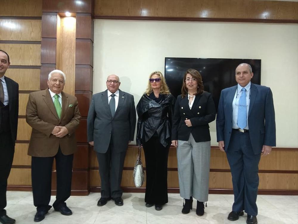 الدكتور عبد الوهاب عزت رئيس جامعه عين شمس