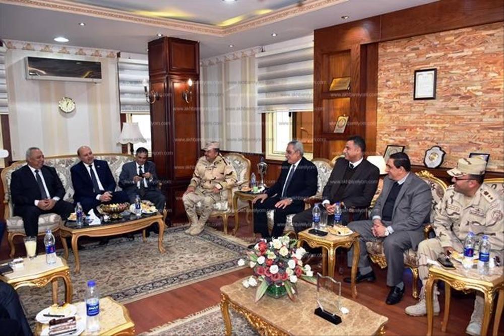 حافظ الشرقية والقيادات العسكرية يهنئون ضباط الشرطة