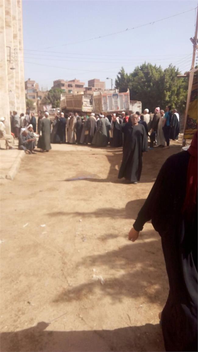ناخبون أمام لجنة اقتراع بالقليوبية