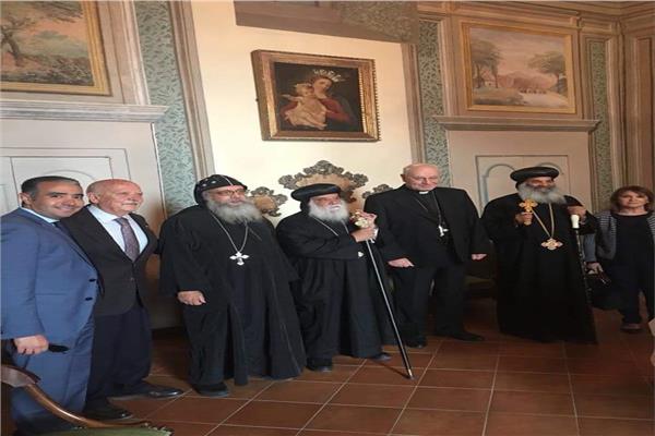 بحث استعدادات معرض الآثار المصرية