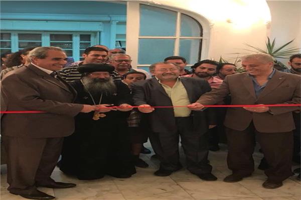  الأنبا مارتيروس يفتتح معرض العائلة المقدسة 