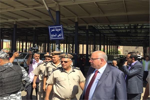 مدير أمن القليوبية يجري جولة ميدانية بالمواقف العمومية للسيارات