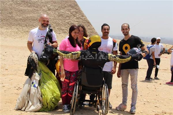 أسامة كمشاد في منطقة الأهرامات