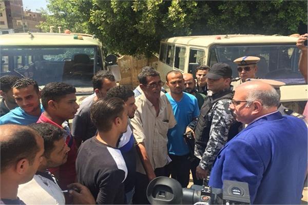 مدير أمن القليوبية يواصل جولاته للتأكد من تطبيق التعريفة الجديدة للركوب 