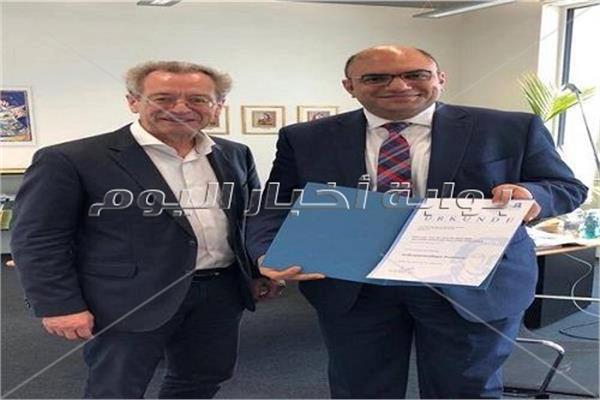  د. نور الدين عبد الرحيم استاذ الاشعة التداخلية لعلاج الأورام