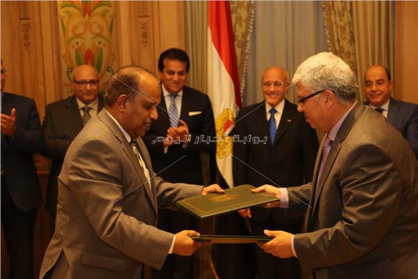 د. محمد سعيد العصار وزير الدولة للإنتاج الحربى و د. خالد عبد الغفار وزير التعليم العالي