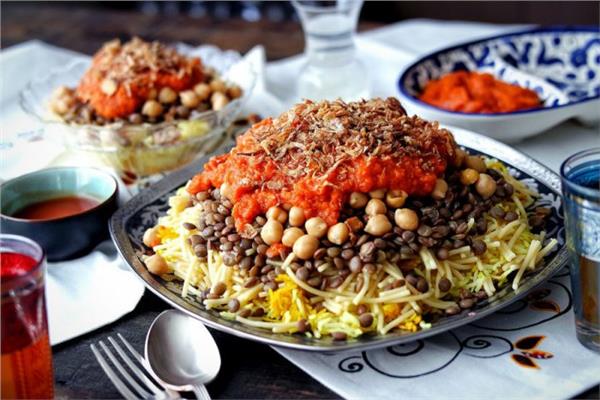 متعة المصريين مع الكشري  - أرشيفية