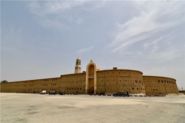 دير الانبا مقار بوادى النظرون 