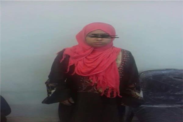 بالصور ..حبس المتهمه بالقاء نجليها بترعة البحر اليوسفى بالمنيا 4 ايام على ذمة التحقيق.