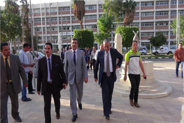 أمن المنيا يحتوى مشاجرة بين مواطنين بإحدى قرى 