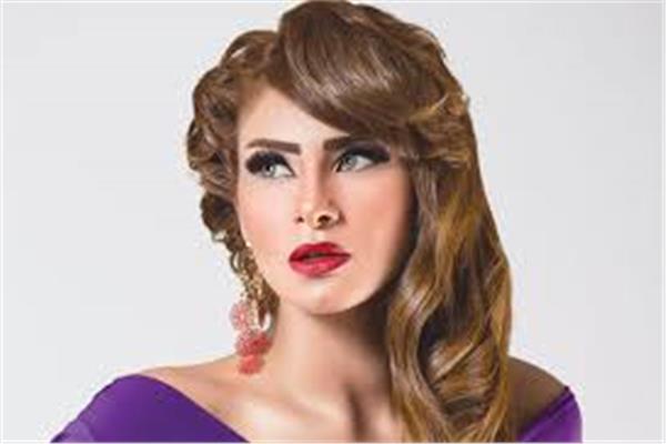  الفنانة أنجي خطاب