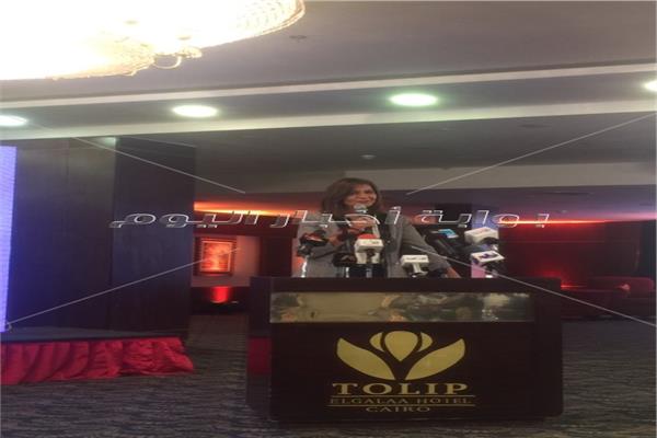 السفيرة نبيلة مكرم وزيرة الهجرة 