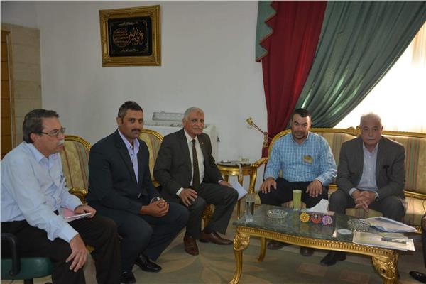«فودة» يلتقي فريقًا بحثيًا من «الاستشعارعن بعد وعلوم الفضاء»