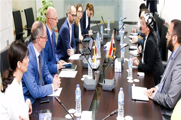 وزيرة البيئة  تلتقى نظيرها البولندى وتبحث مستجدات  اللائحة التنفيذية لإتفاق باريس للمناخ 