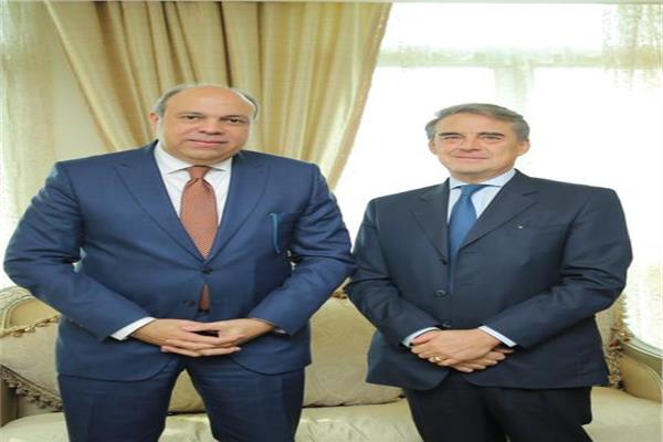 رئيس سلطة الطيران المدني يلتقي رئيس الاتحاد الدولي للنقل الجوي الاياتا 