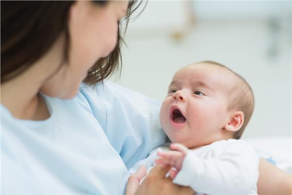 مواليد جاءوا إلى الدنيا بطرق غريبة