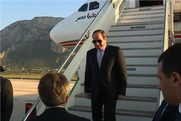 الرئيس السيسي لدى وصوله إيطاليا 