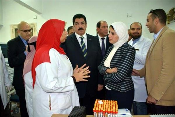 وزيرة الصحة ومحافظ القليوبية خدمات "100 مليون صحة" مجانية في كل مراحل 