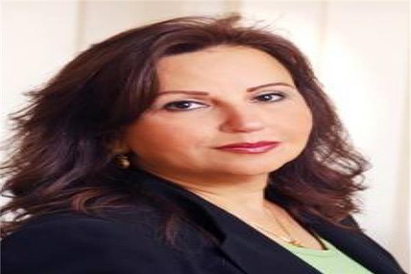 الكاتبة الصحفية نوال مصطفي 