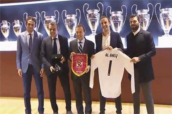 بوتراجينيو يستقبل وفد الأهلي في ريال مدريد