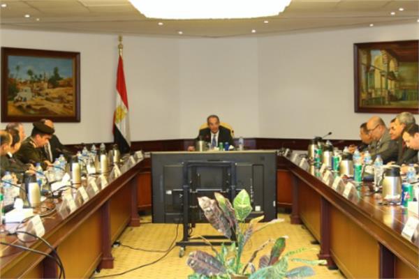 خلال الاجتماع