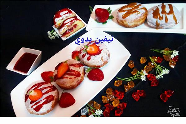 حلو اليوم .. «دوناتس بصوص الفراولة»