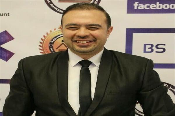 فرنسا تستعين بطبيب مصرى لعلاج الأمراض النسائية 